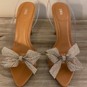 ZARA -BOW TRIM HEELED VINYL SANDALS- WORN ONCE